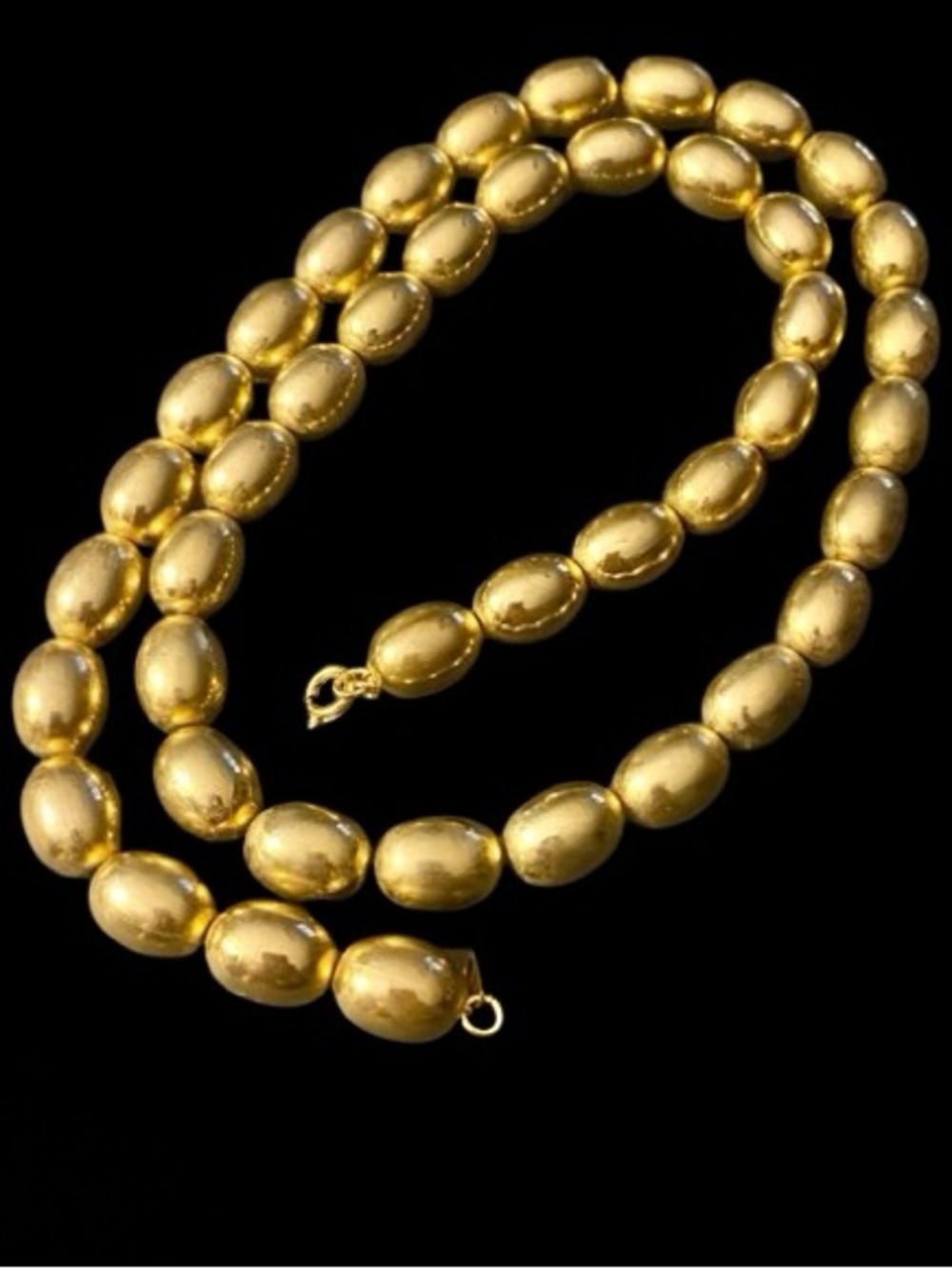 Vintage 1970s-1980s Gold-Tone Necklace Hollow Oval Shaped Pebble or Barrel Beads